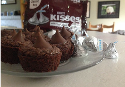 Mini Brownie Kisses